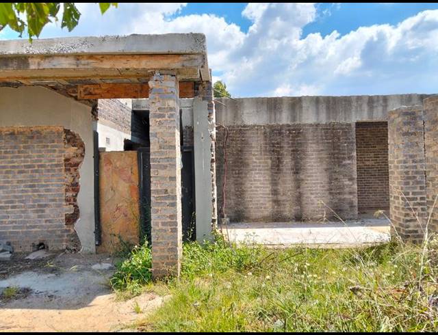 LAND FOR SALE IN NEW REDRUTH